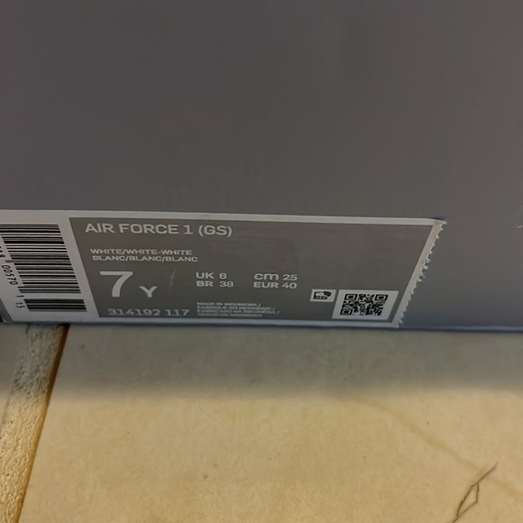 Meet your Posher, Mercades - Picture 5 of 16